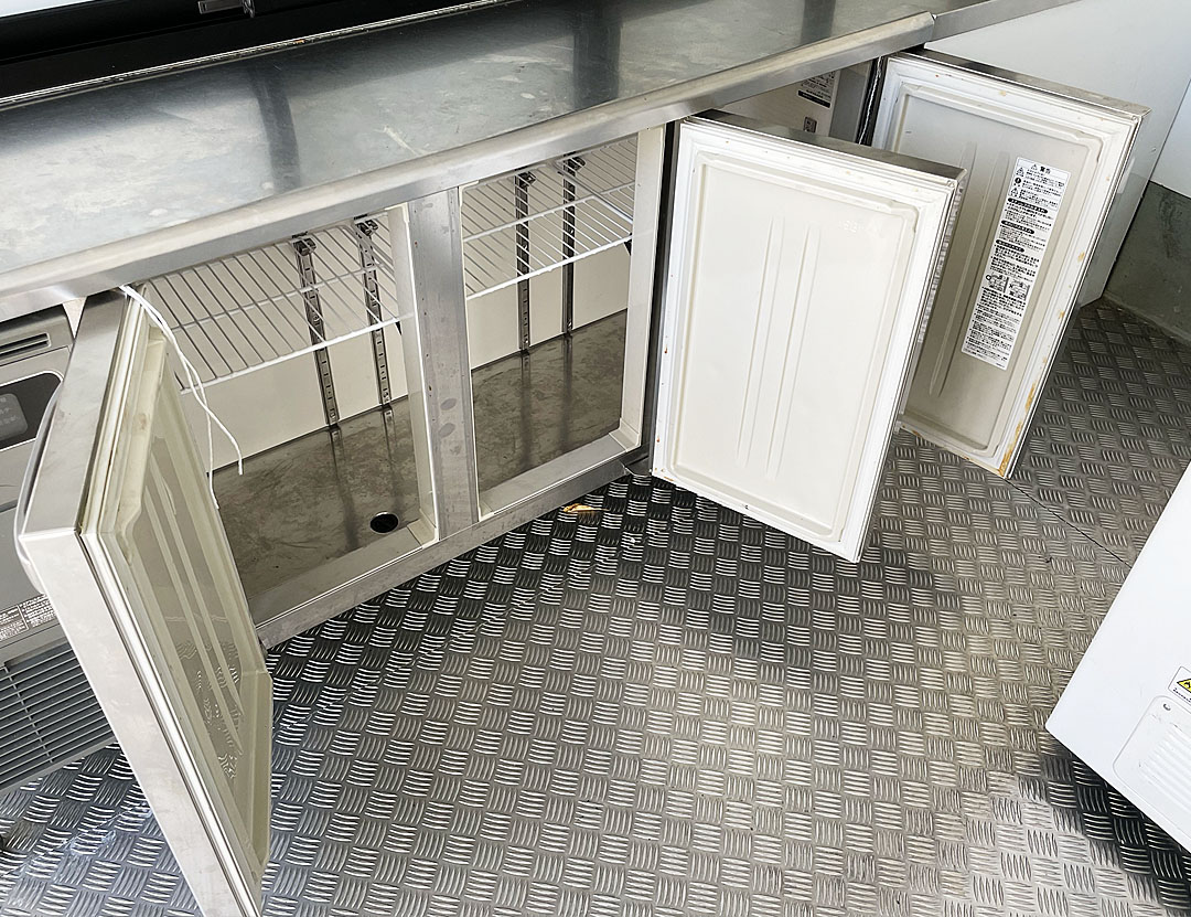 キッチンカーレンタル車輛NISSAN アトラス 7号車の冷蔵庫