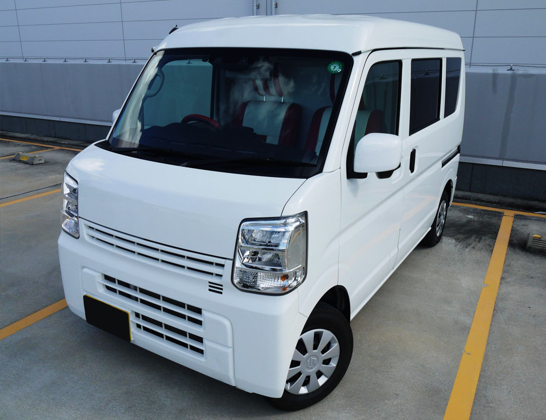 every-wht_ciki2born-01-01-a