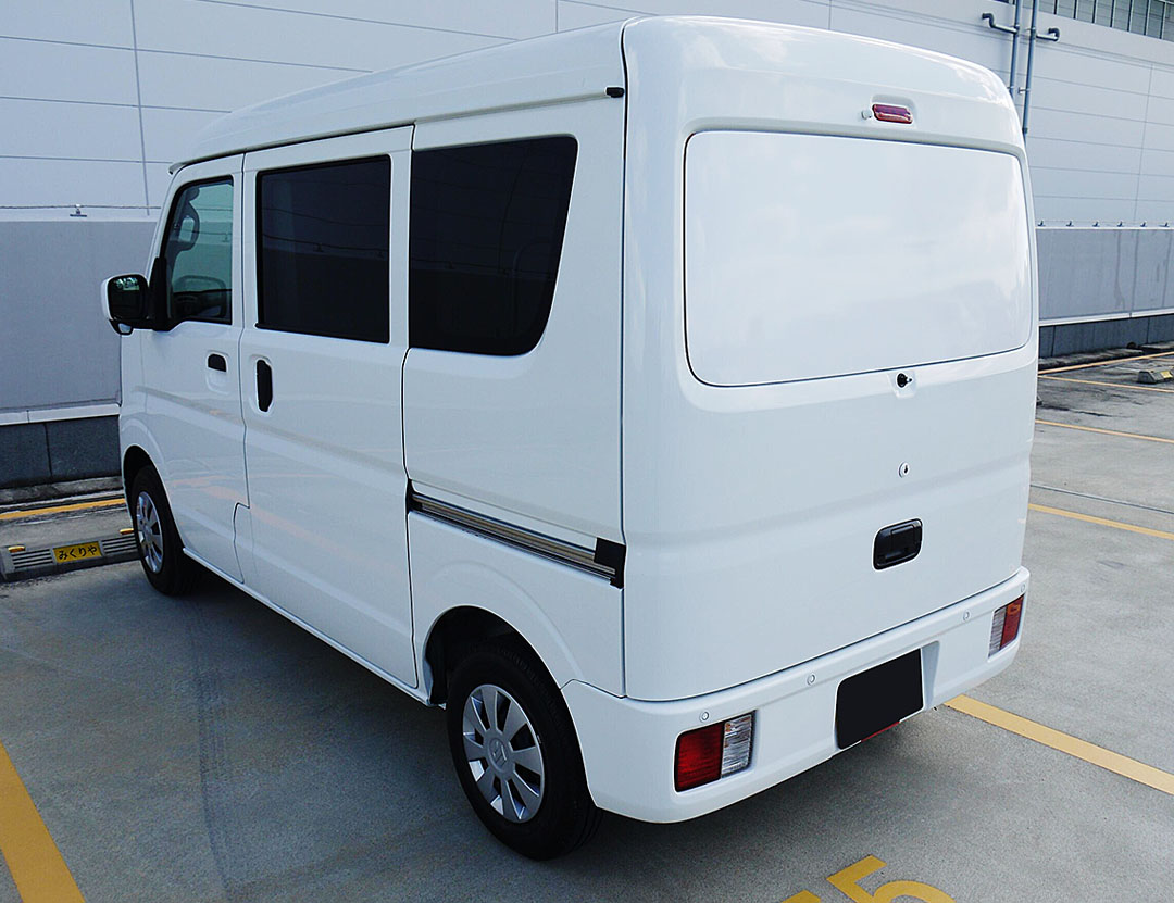 every-wht_ciki2born-01-01-g