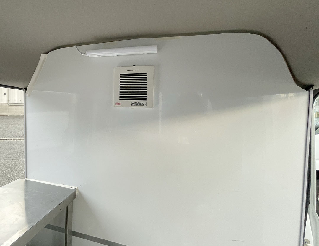 every-wht_ciki2born-01-01-s